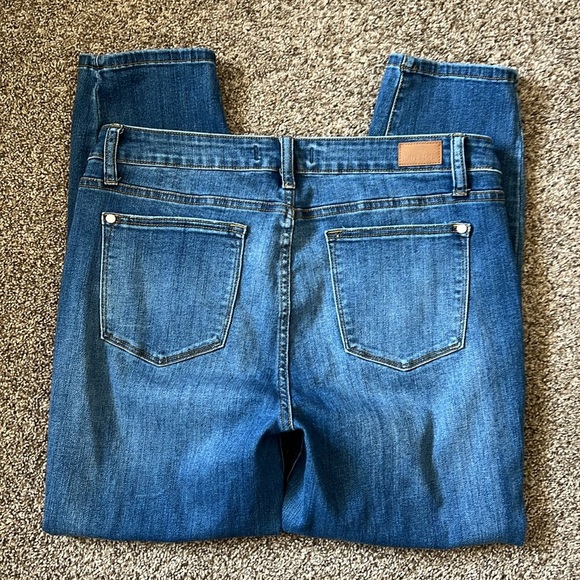 Judy Blue relaxed mid rise jeans - Picture 2 of 6